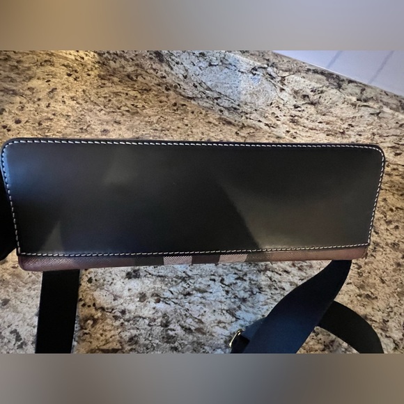 Burberry Note Bag - Dark Birch Brown - Picture 2 of 7